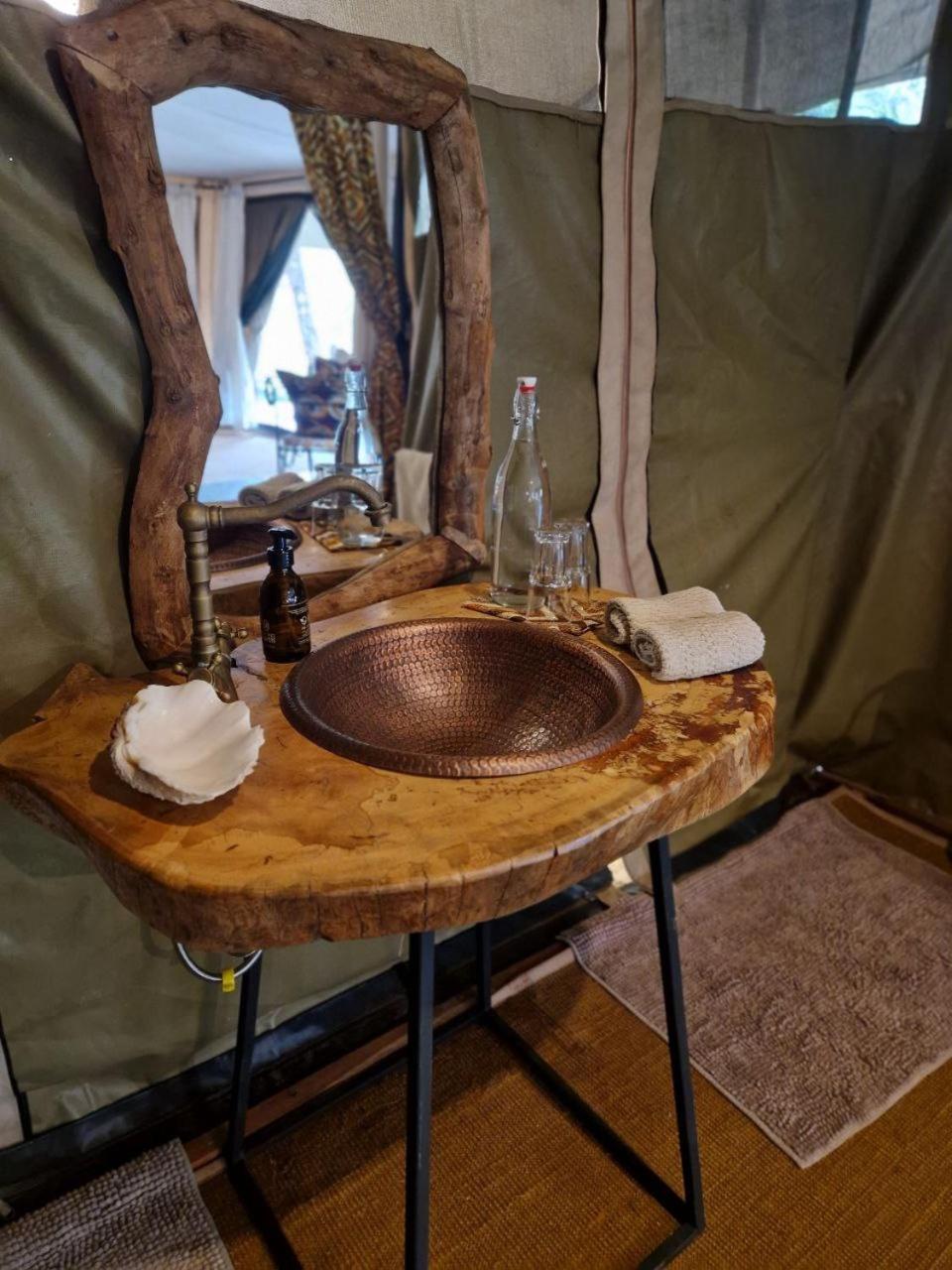 Dolly Farm & River Camp, Luxury Tents Usa River Zewnętrze zdjęcie